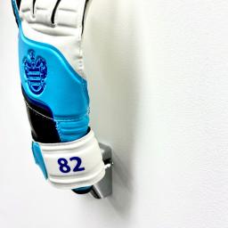 Goalkeeper-Glove-Wall-Holder-1.jpg